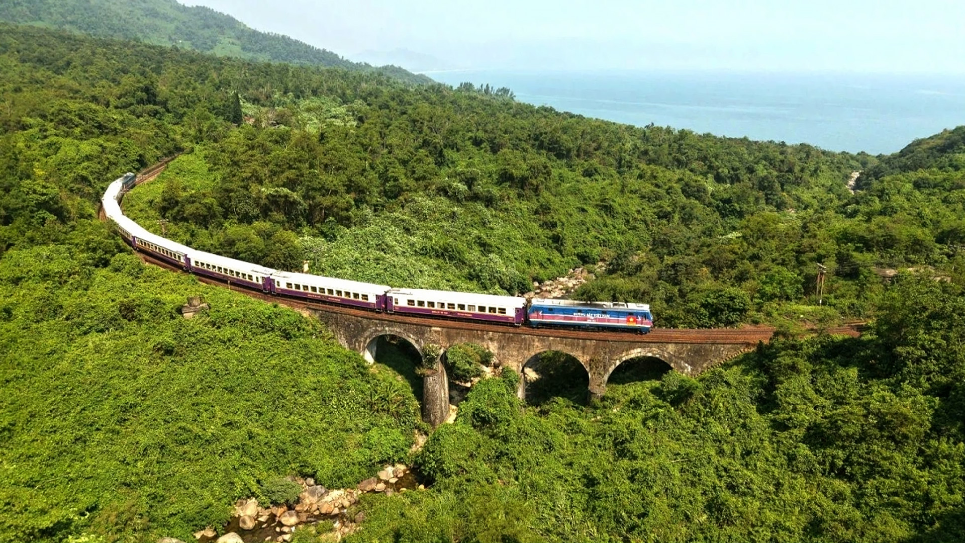 「遺産観光列車」新バージョン登場、フエ〜ダナン体験を格上げ